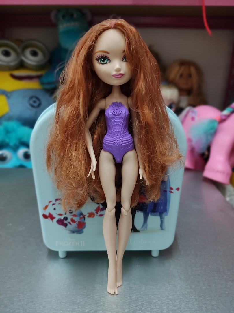 Ever after high hairstyling holly doll shop