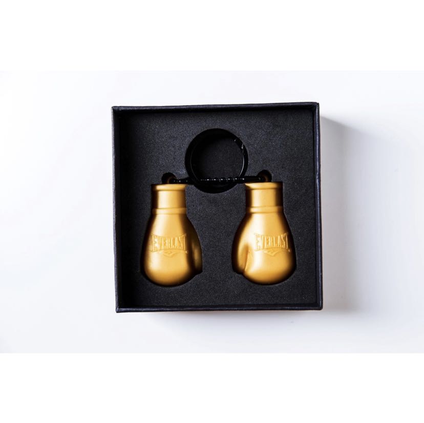 Everlast Keychain in Gold, Hobbies & Toys, Toys & Games on Carousell