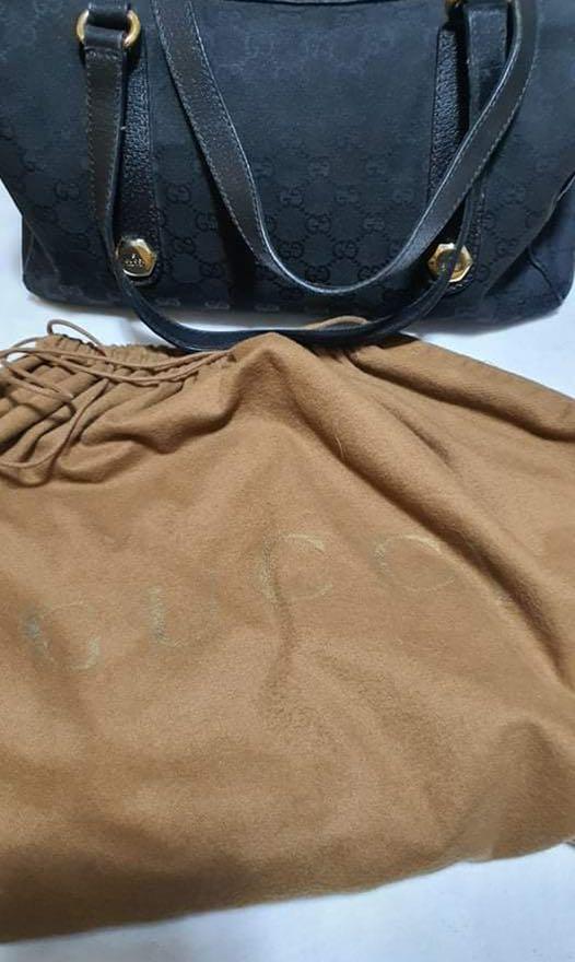 Authentic Gucci Doctors bag (Category: Luxury Bags & Wallets) located in Navotas City. Submitted by Tintin2509 (Listing ID 1139618508, Image 2). Description: Authentic Good as new It comes with dustbag No flaws No issue.
