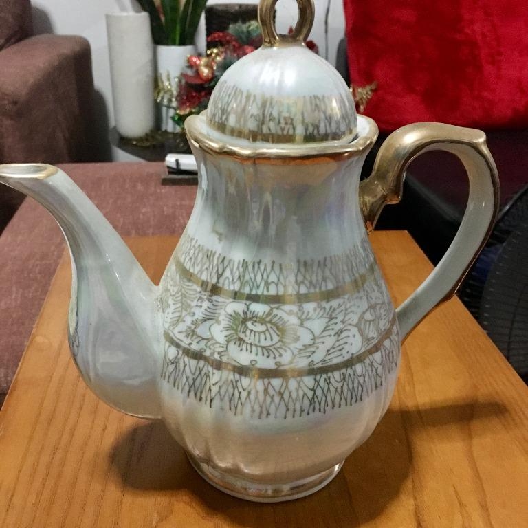 Handpainted Thai Ceramic Tea Kettle (Category: Coffee & Tea Tableware) located in Valenzuela. Submitted by lovedbyiyaa (Listing ID 1139621589, Image 2). Description: Product of Thailand Ceramic Marked.