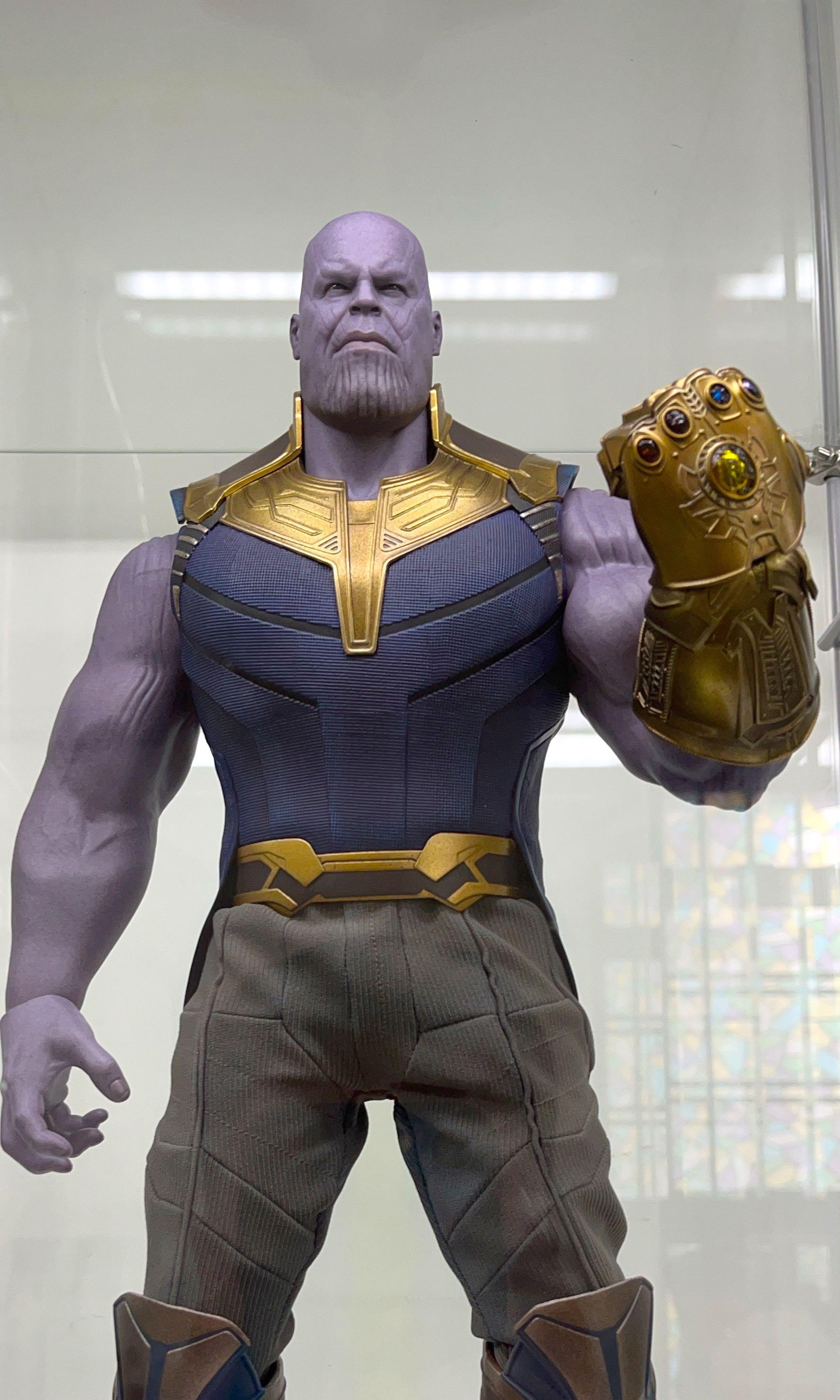 Thanos hot toys infinity war 2025