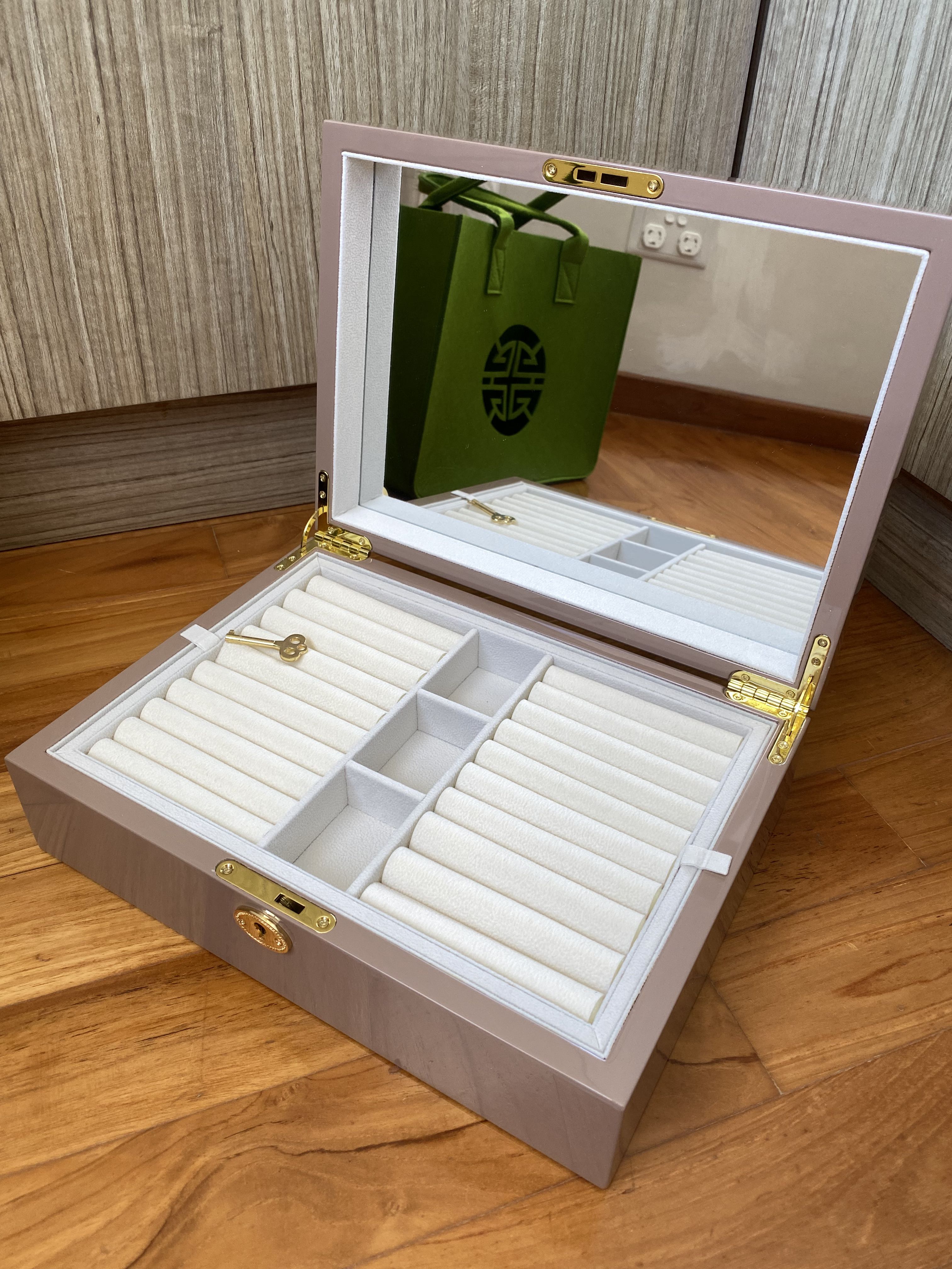 Jewellery box- On Cheong , Women's 