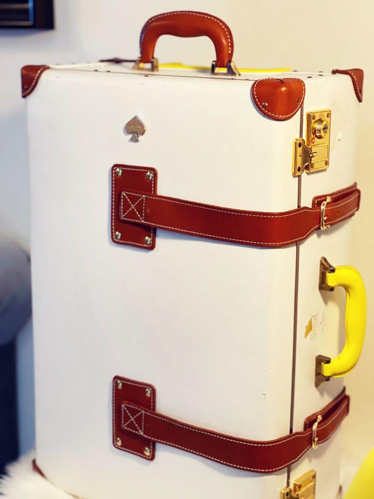 Kate spade carry discount on luggage