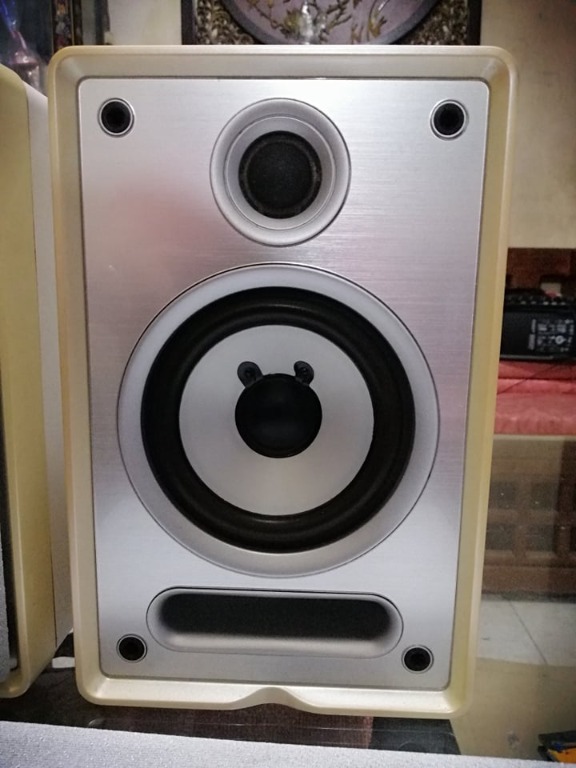 Kenwood bookshelf speaker, Audio, Soundbars, Speakers & Amplifiers on