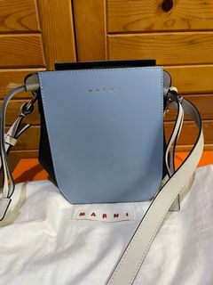 （分類：）位於 。 由 gawky 提交（商品編號 1139529190，圖片 1）。簡介： 。