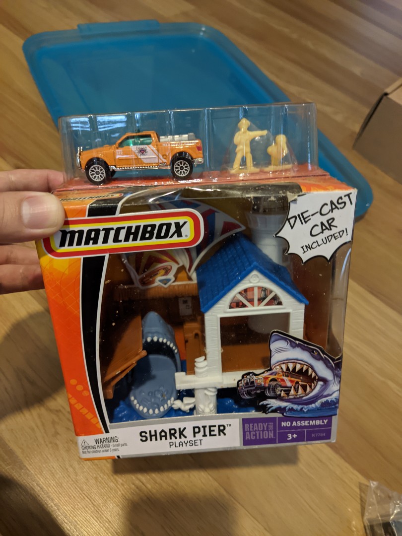 Matchbox Playset Shark Pier Fun Fire Station, Toys & Games, Diecast