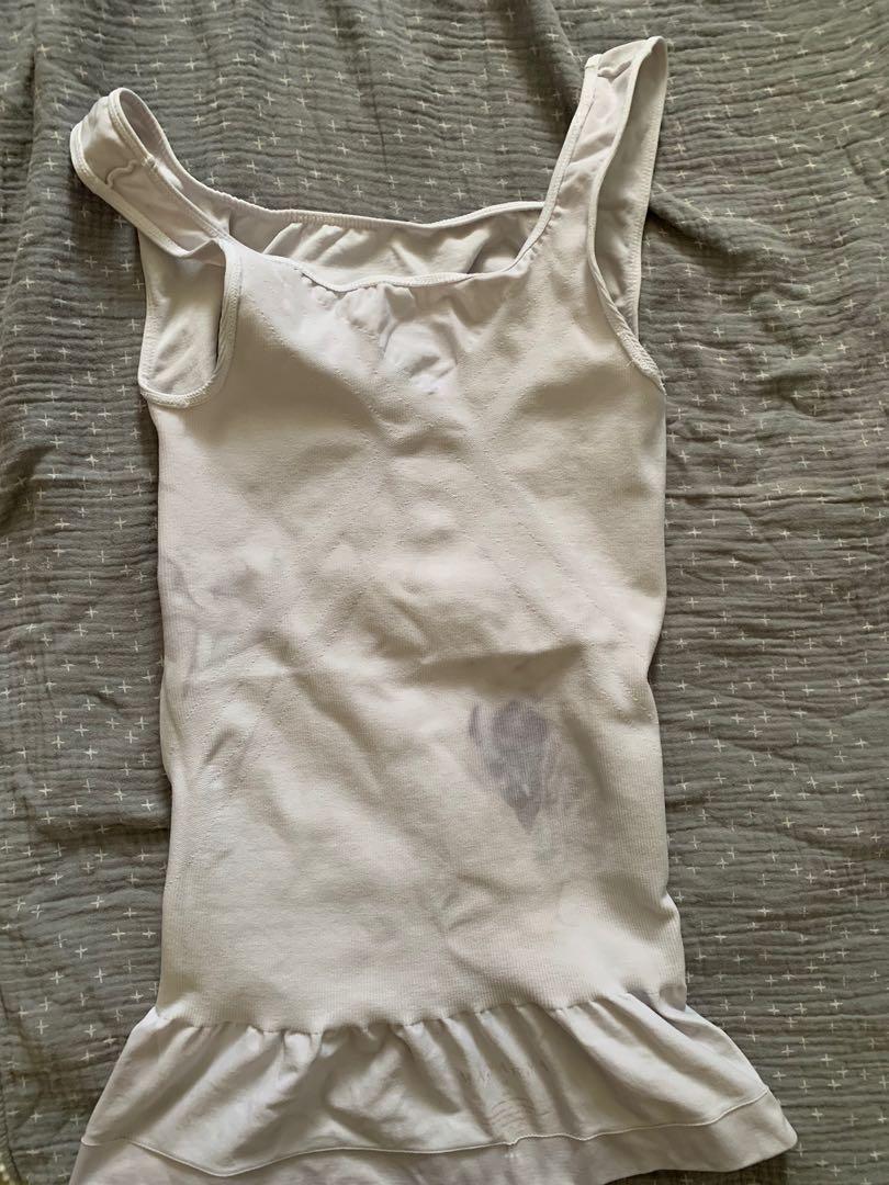 Maternity Lift and Support Wear (Category: Maternity wear) located in Muntinlupa City. Submitted by stylesecondsph (Listing ID 1139456868, Image 3). Description: Helpful in supporting belly weight when pregnant Comfortable and fits nicely With stains on the inside, not visible outside Also available in black Original price is 1,600.