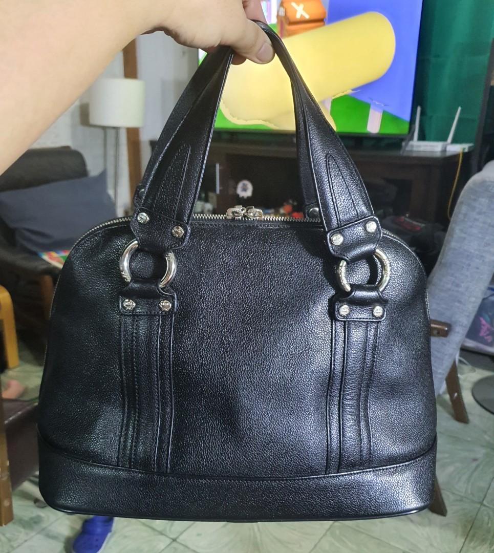 MCM Alma Style Bag (Category: Luxury Bags & Wallets) located in Pasay City. Submitted by dylan.fs (Listing ID 1139572093, Image 2). Description: Preloved original MCM alma type bag. No flaws. In excellent used condition. Sign of use only in zipper puller. - Silver hardwares - YKK zip - Turnable Screw - Coded This is so chic in actual. ❤ All details of the bag is posted, already..
