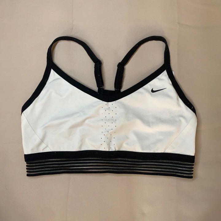 Nike Indy Sports Bra (Category: Activewear) located in Naga. Submitted by nmalemania (Listing ID 1139627427, Image 1). Description: Nike Indy Sports Bra •In good used condition •White na white pa •Flaws: See pictures •With padslot •L on tag .