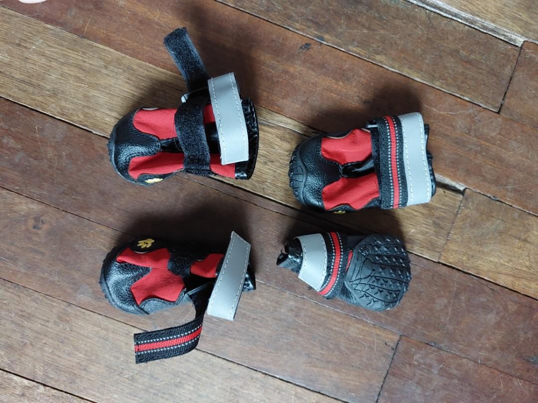 Non slip water resistant Dog boots (Category: Homes & Other Pet Accessories) located in Cebu City. Submitted by heartag (Listing ID 1139488247, Image 1). Description: never used. good for medium sized dogs. rfs. size too big for our dog.