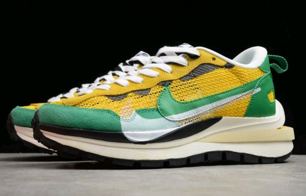Nike sacai pre order 2025