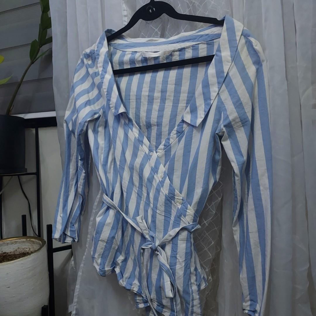Preloved Zara TRF blouse (Category: Blouses) located in Mandaluyong City. Submitted by cielo_10 (Listing ID 1139531474, Image 2). Description: preloved flaws: tiny stain but not noticeable.