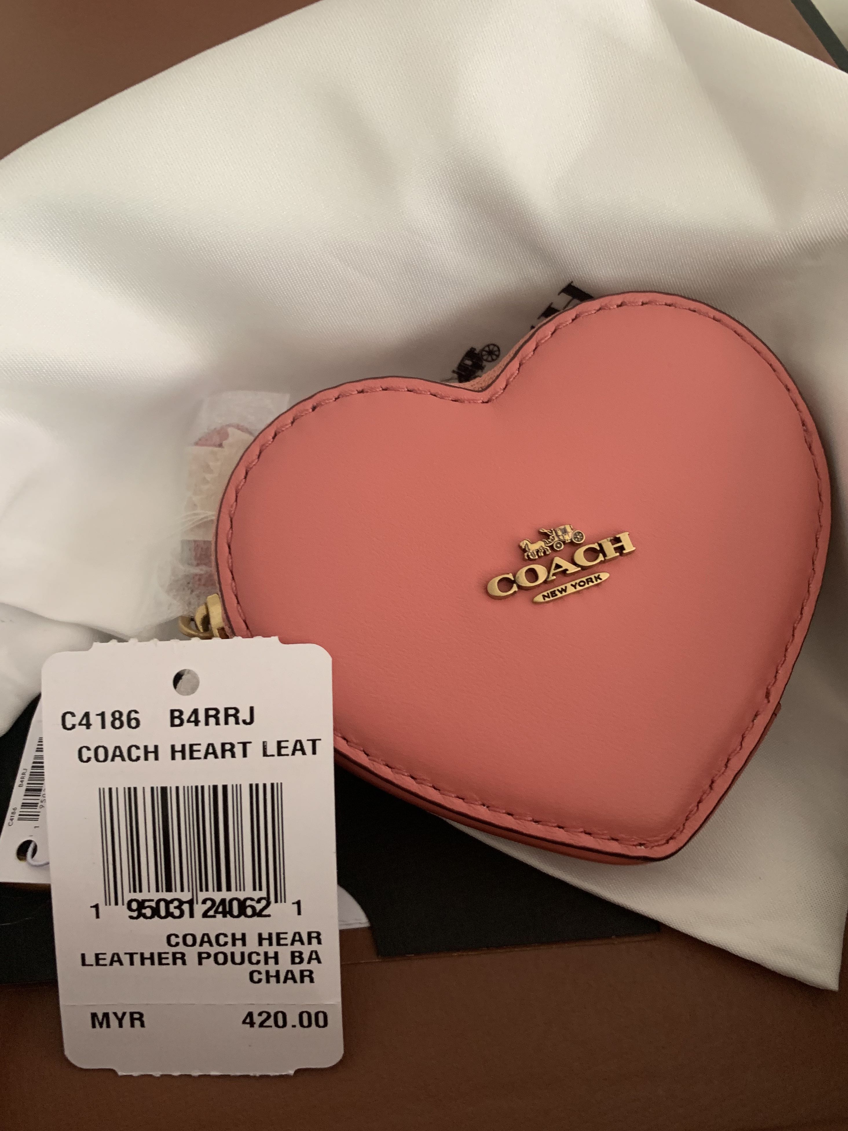 Coach heart shaped coin purse hotsell