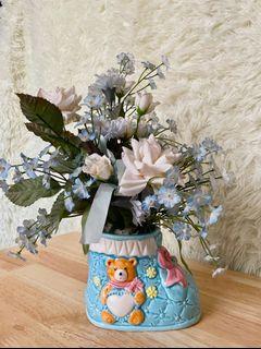 Shoe and bear design vase with artificial flowers