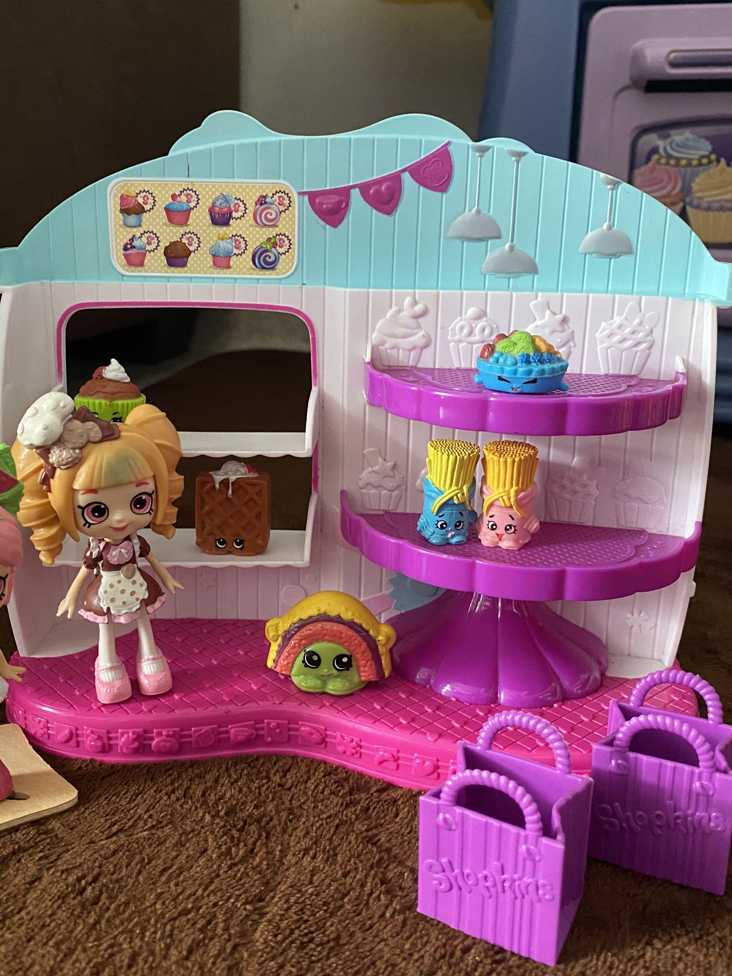 Shopkins Cupcake Queen Cafe, Hobbies & Toys, Toys & Games on Carousell