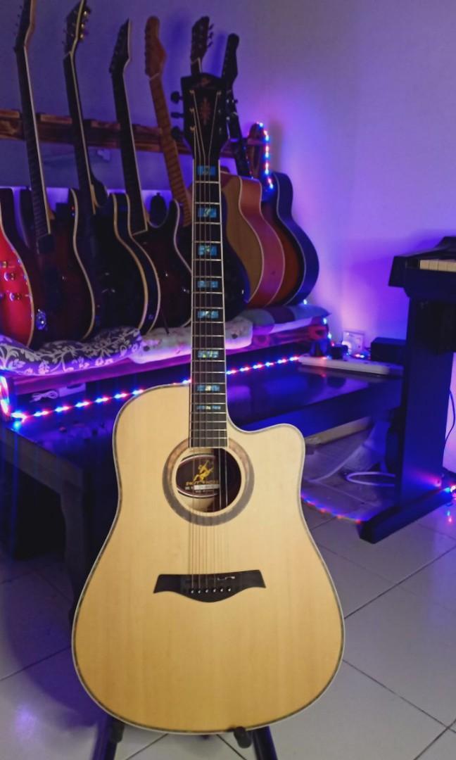 Swift horse sale guitar price