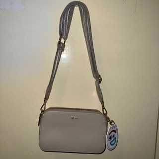 （分類：）位於 。 由 starnighttt 提交（商品編號 1139536391，圖片 1）。簡介： 。