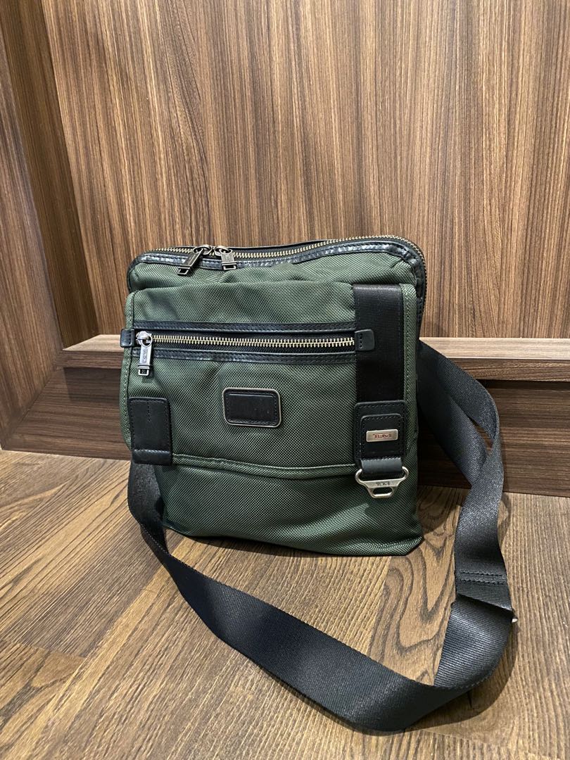 Harga sling bag tumi original deals