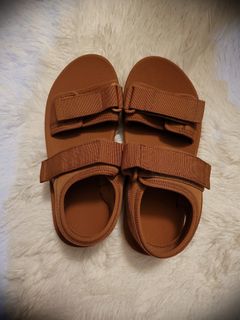 (Category: ) located in . Submitted by 2shop4.j (Listing ID 1139551856, Image 1). Description: .