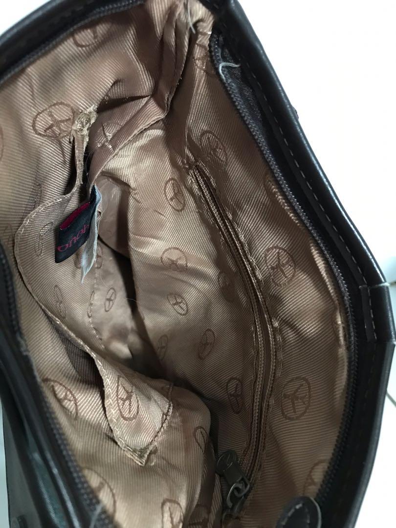 Viamonoh Original Branded Sling Bag, Fesyen Pria, Tas & Dompet , Tas