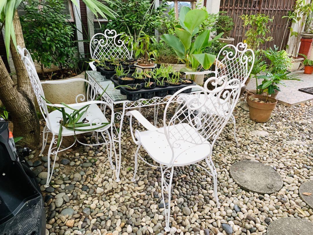 Vintage Wrought Iron Garden Set (Category: Outdoor Furniture) located in Manila. Submitted by luce_stella (Listing ID 1139589842, Image 2). Description: .