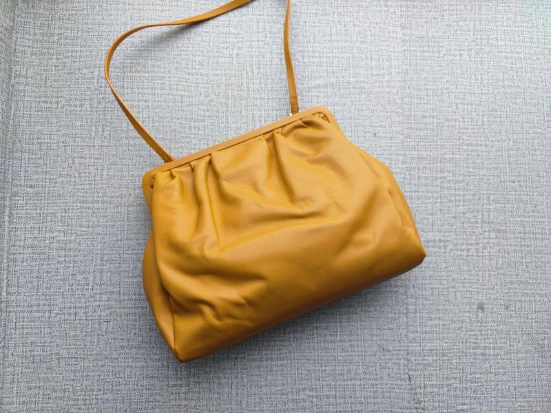 Oroton celia day clutch top