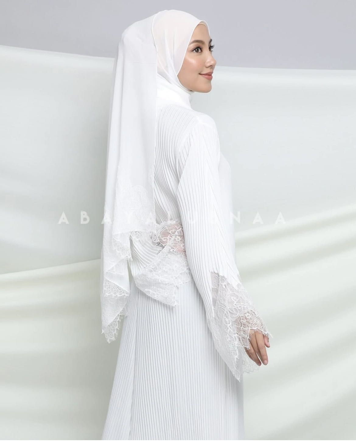 Abaya lubna in off white(NWT), Women's 