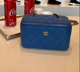 (Category: ) located in . Submitted by TheChanelCloset (Listing ID 1139816187, Image 1). Description: .