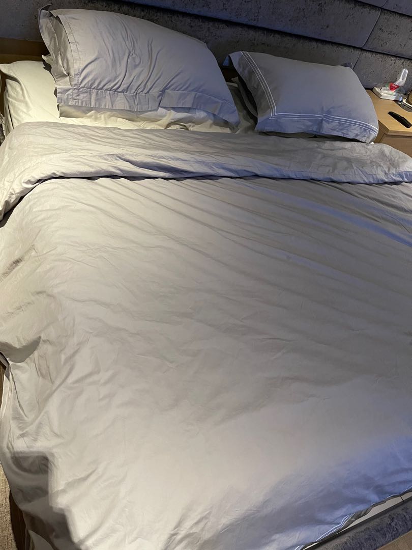 Englander King Size Mattress, Furniture & Home Living, Furniture, Bed