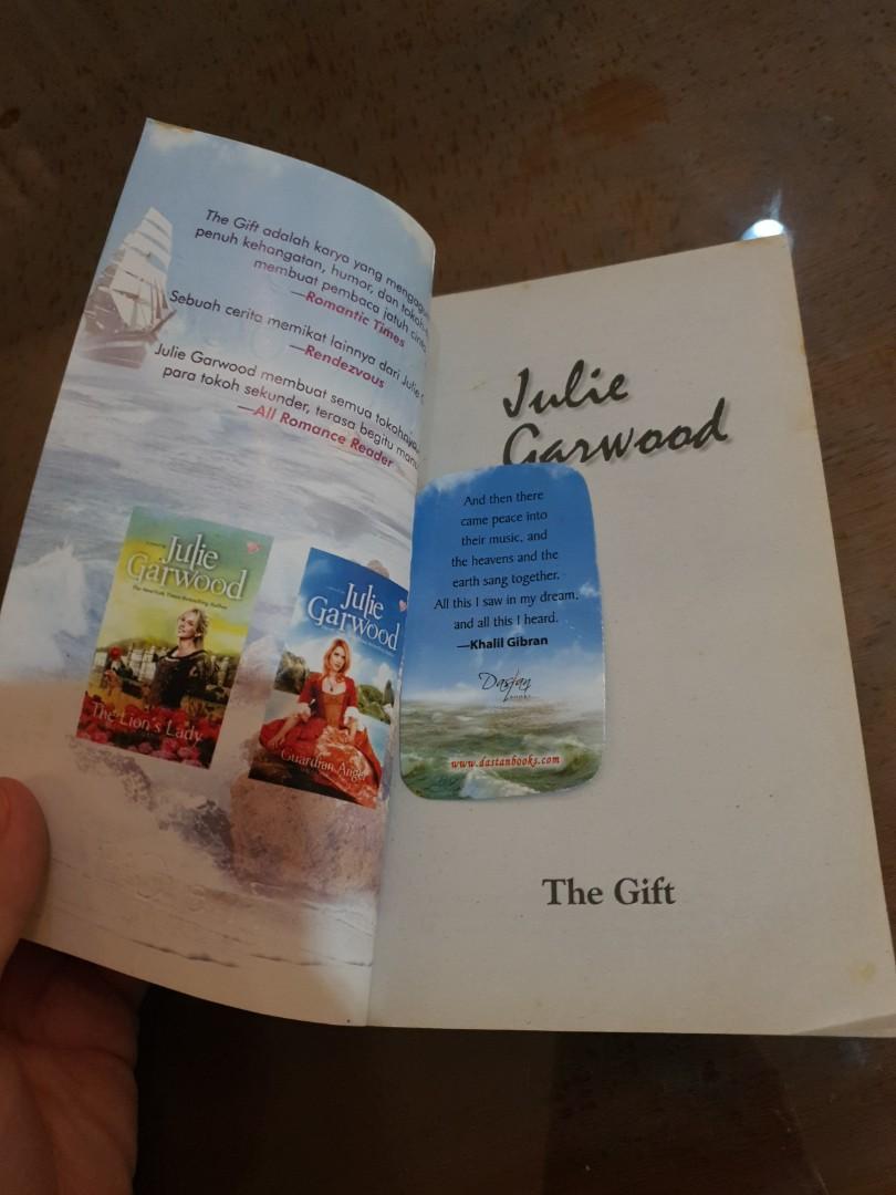 Julie Garwood Collection, Buku & Alat Tulis, Buku Di Carousell