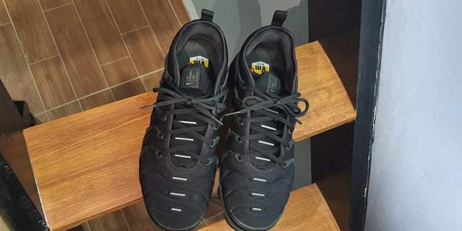 vapormax plus how to lace