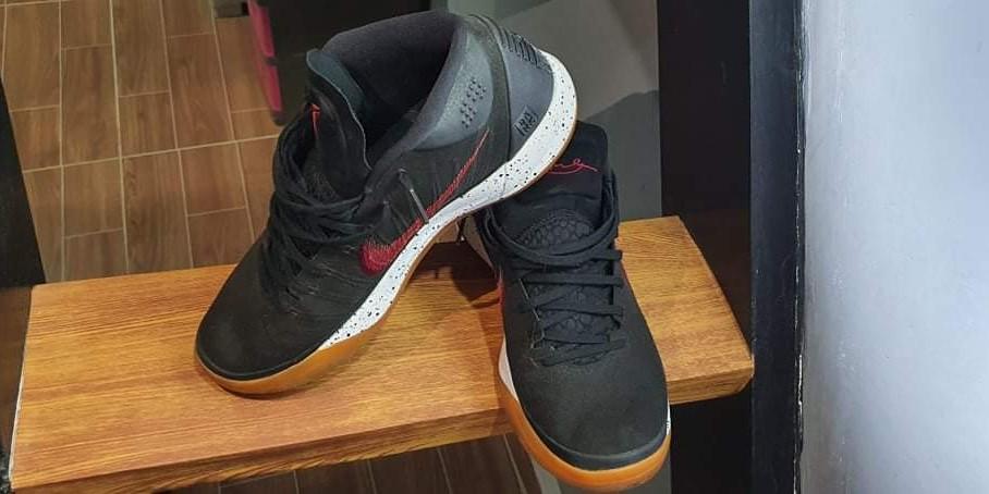 kobe ad mid black gum