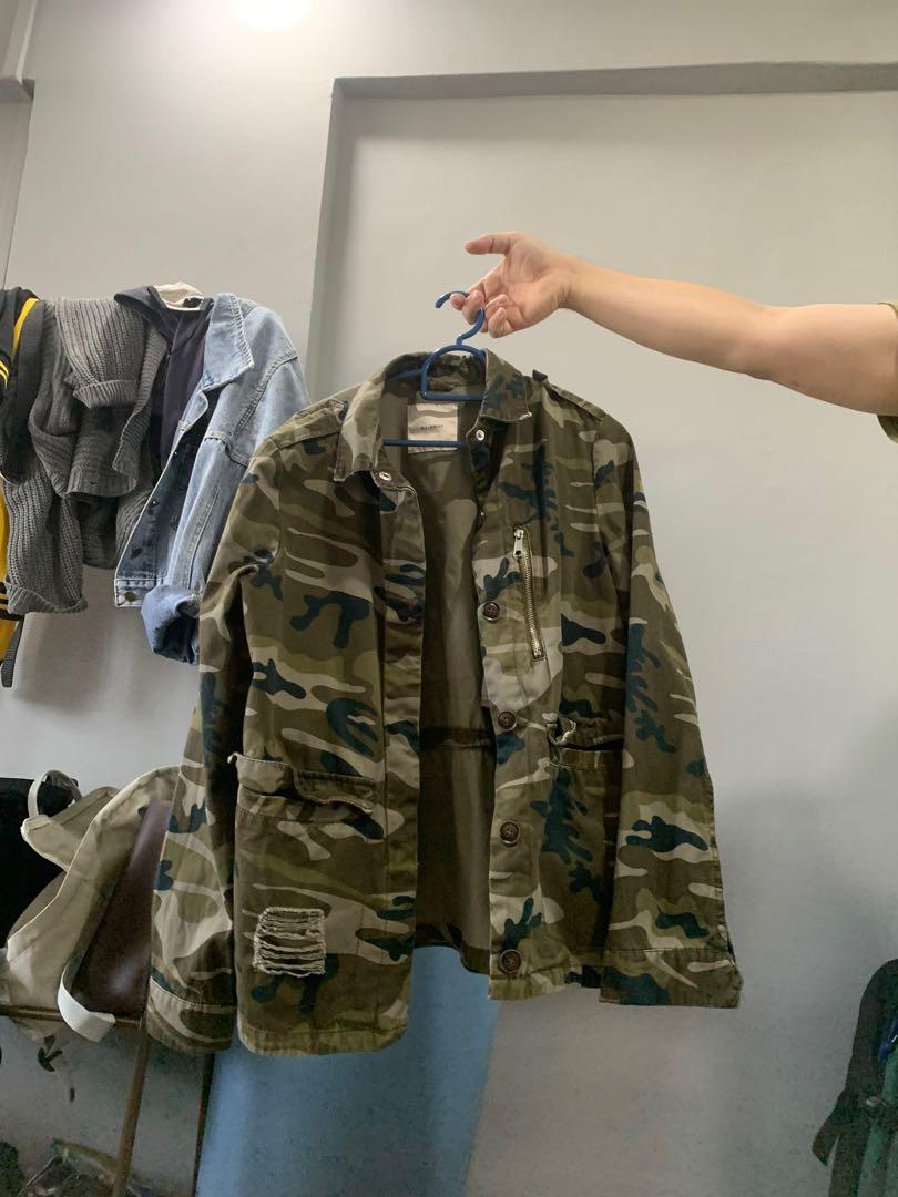Pull and bear camo new arrivals jacket