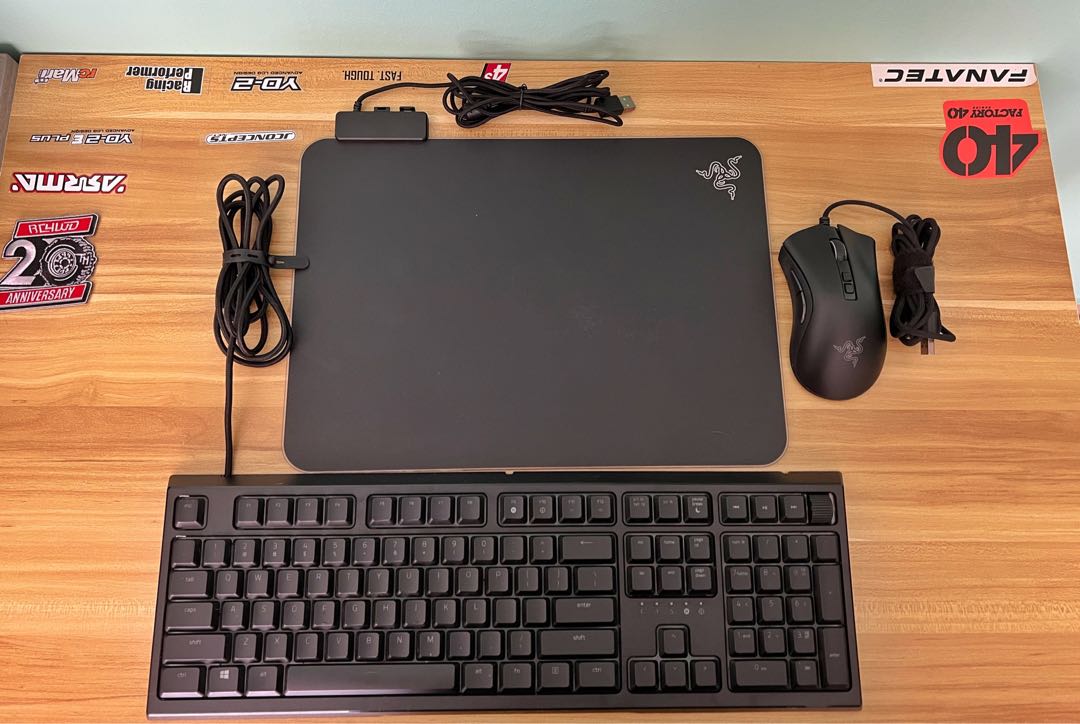 Gaming Razer V2 bundle( Keyboard, Mouse and Mouse Pad), Computers