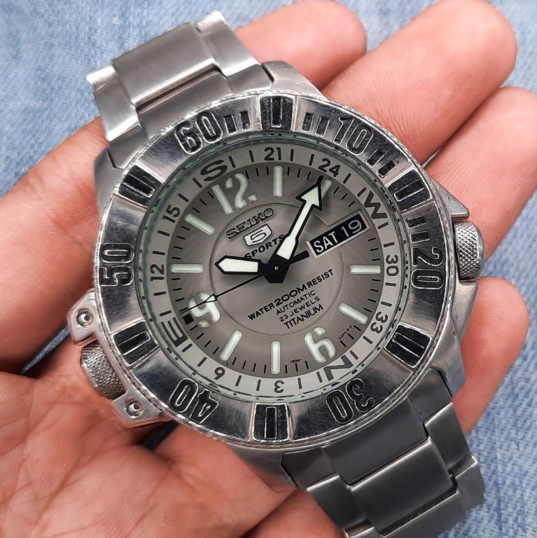 Seiko SKZ215 7S36 01W0