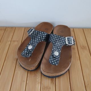(Category: ) located in . Submitted by new-and-preloved (Listing ID 1139661725, Image 1). Description: .