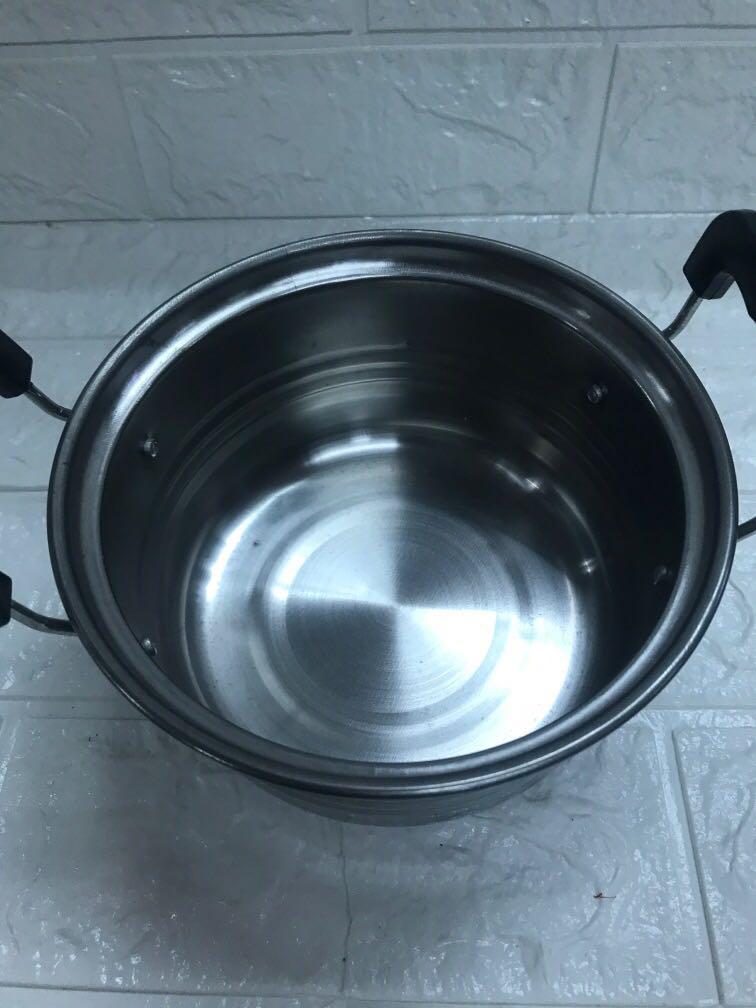 Stainless Steel Mini Cookware Caserola (Category: Other Kitchen Appliances) located in Pasay City. Submitted by meostore (Listing ID 1139676481, Image 2). Description: Item is in good condition, missing top lid, very good conductor of heat! Pm for more details. H: 10cm Diameter: 17cm.