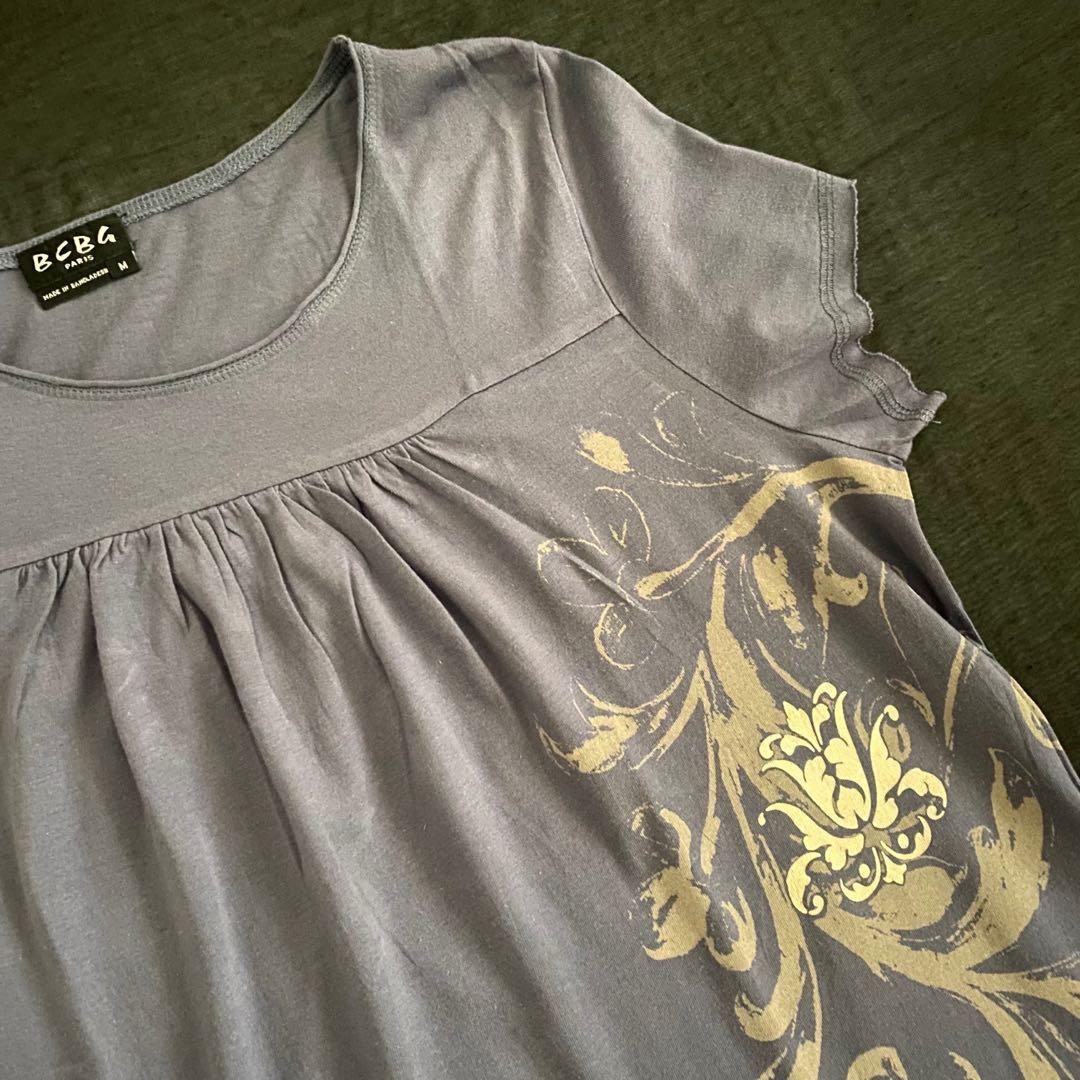 BCBG PARIS PRINTED SHIRT (Category: Shirts) located in Taguig. Submitted by thatswhatshesells (Listing ID 1139737950, Image 2). Description: - 💯% Authentic BCBG Paris - Once Used - Size: US Medium (Fits Large) - Color: Shade of Very Peri - Guaranteed Authentic from the US - RFS: Decluttering - MOP: BDO; GCash - Delivery c/o Buyer - No Return; No Exchange .