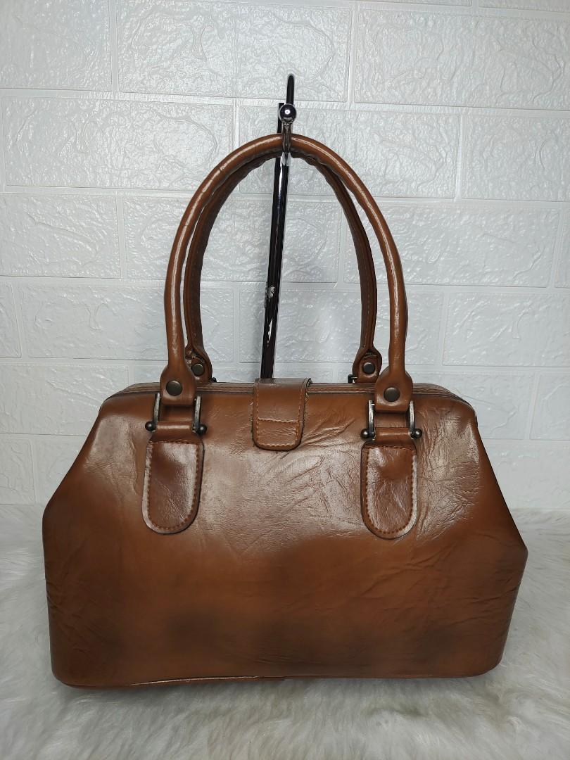 Vintage doctor's gladstone handbag, Luxury, Bags & Wallets on Carousell