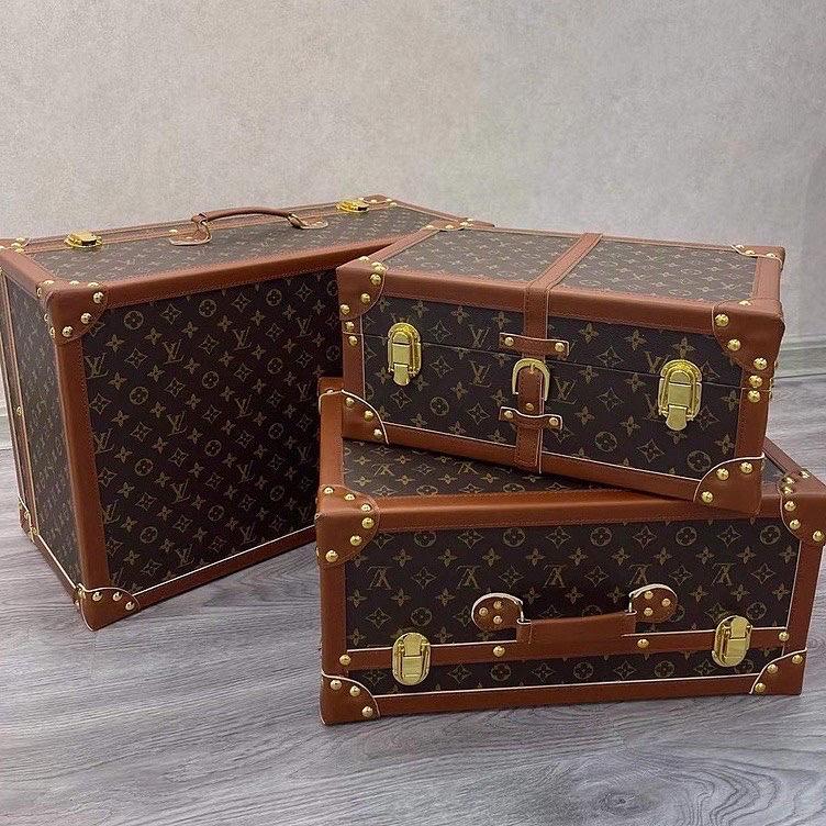 Vintage LV Trunk Suitcase (Category: Luxury Bags & Wallets) located in Manila. Submitted by designerarchives.ph (Listing ID 1139725552, Image 3). Description: Large: 560x370x260mm Medium: 460x310x220mm Small: 390x260x180mm Coming from japan Actual photos posted • 50% DP is required • Buyer will shoulder the shipping • 15-20 days eta Louis Vuittan Trunk Case Bag.
