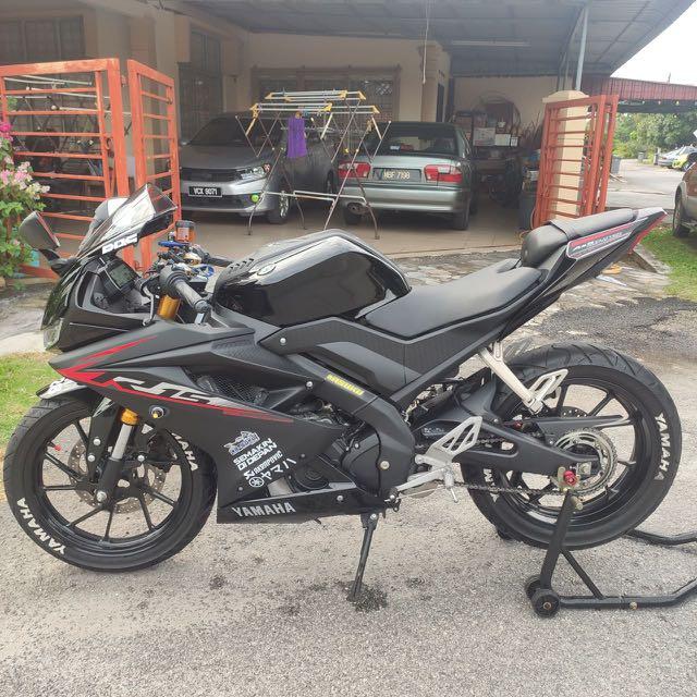 R15 v6 shop black colour