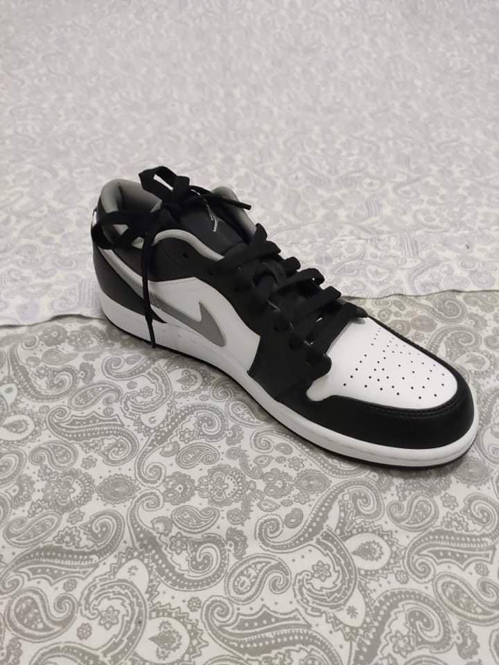 Air Jordan 1 Low, Men's Fashion, Footwear, Sneakers on Carousell