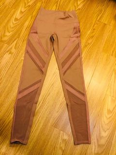 （分類：）位於 。 由 myclosetneedtoclear 提交（商品編號 1139951278，圖片 1）。簡介： 。
