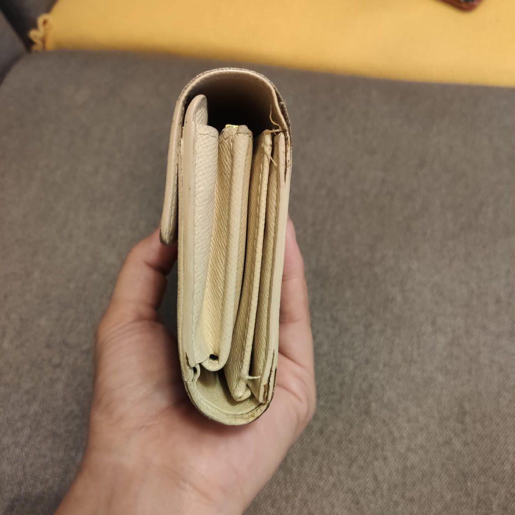 Azur LV short compact wallet (Category: Luxury Bags & Wallets) located in Las Pinas. Submitted by whoshotcupid (Listing ID 1140042467, Image 2). Description: MONEY BACK GUARANTEE IF PROVEN FAKE. THIS IS AN ORIGINAL LV WALLET. .
