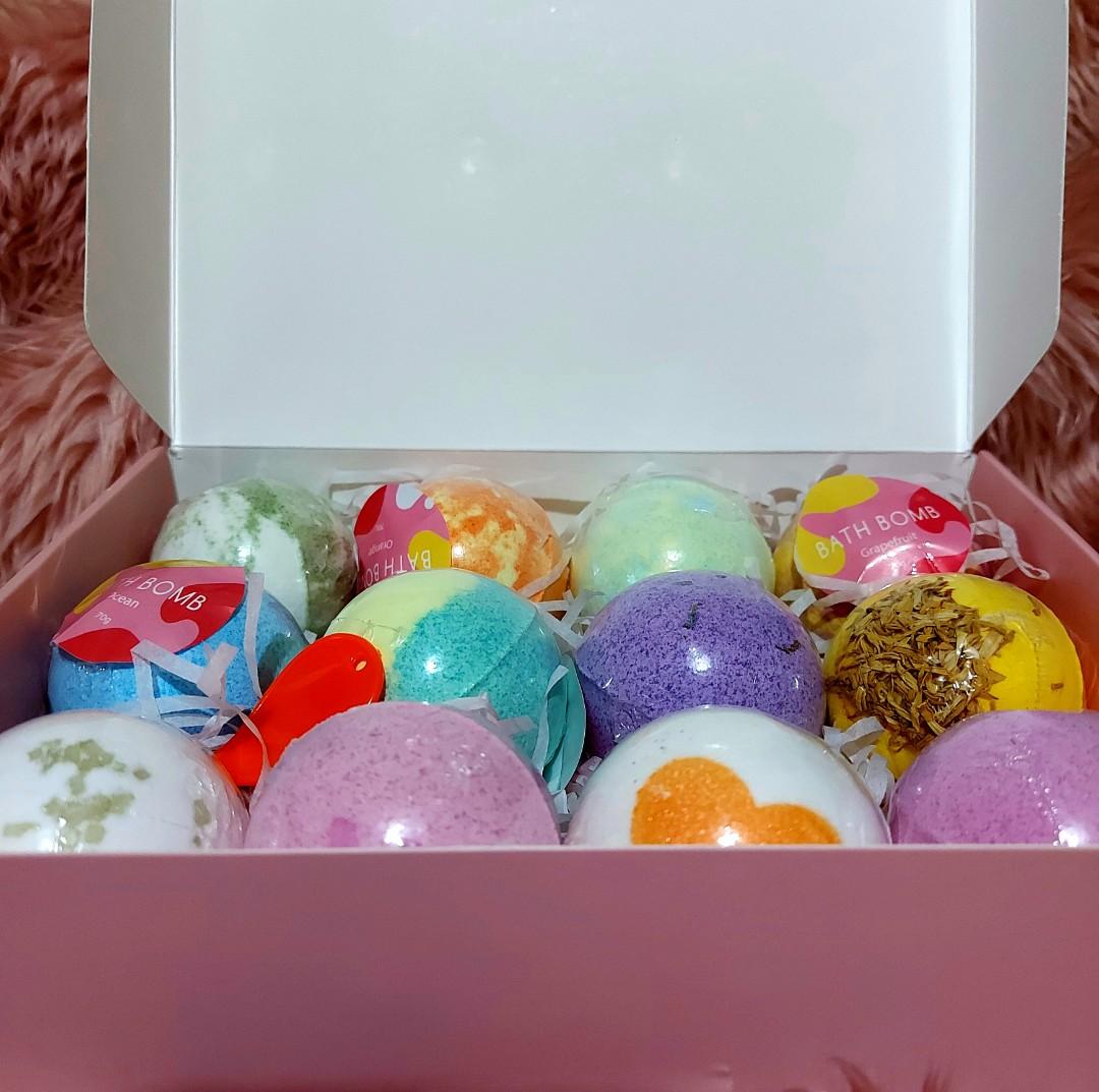 Bath Bomb 70g (Category: Bathtub & Bath Accessories) located in Paranaque City. Submitted by shopwithmomsh (Listing ID 1140034816, Image 1). Description: Bath Bomb 70g‼️ Available scents -mint -orange -rose -jasmin -lavander -grapefruit -chamomile -sakura -tea tree Suitable for kids aged 5 years and above‼️ 80 pesos each‼️.