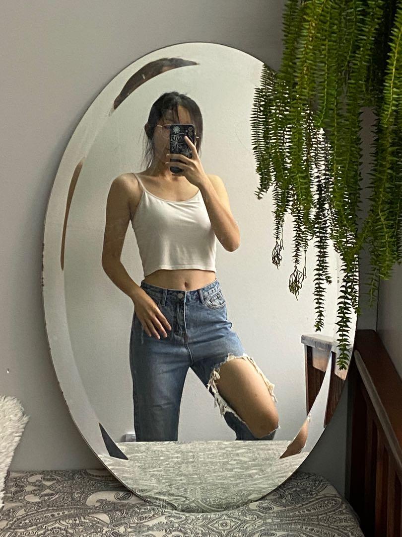 Big hole outlet ripped jeans