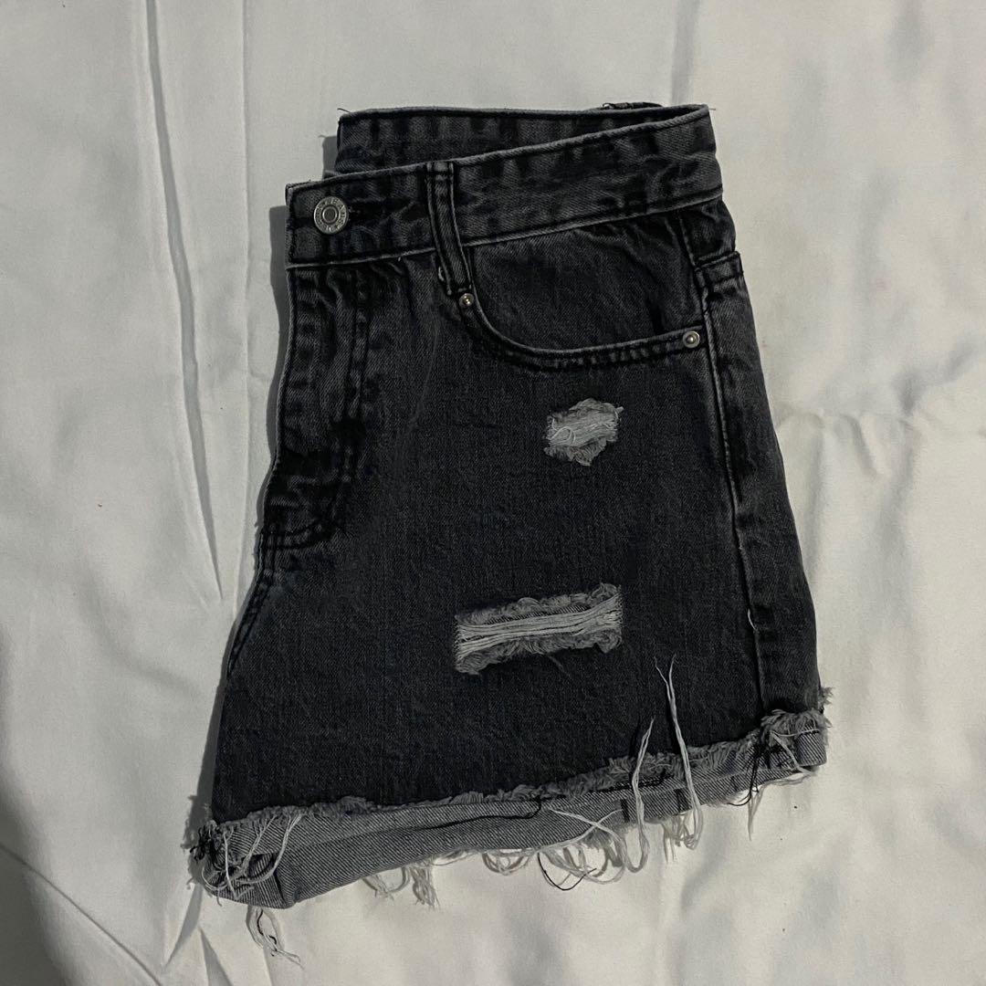 Black Distressed Ripped Denim Shorts (Category: Shorts) located in Quezon City. Submitted by roon4 (Listing ID 1140031759, Image 1). Description: - fits 26-27", dm me for dimensions - used thrice - L on tag but fits M frames - very nice color and distressed details :) rfs: decluttering.