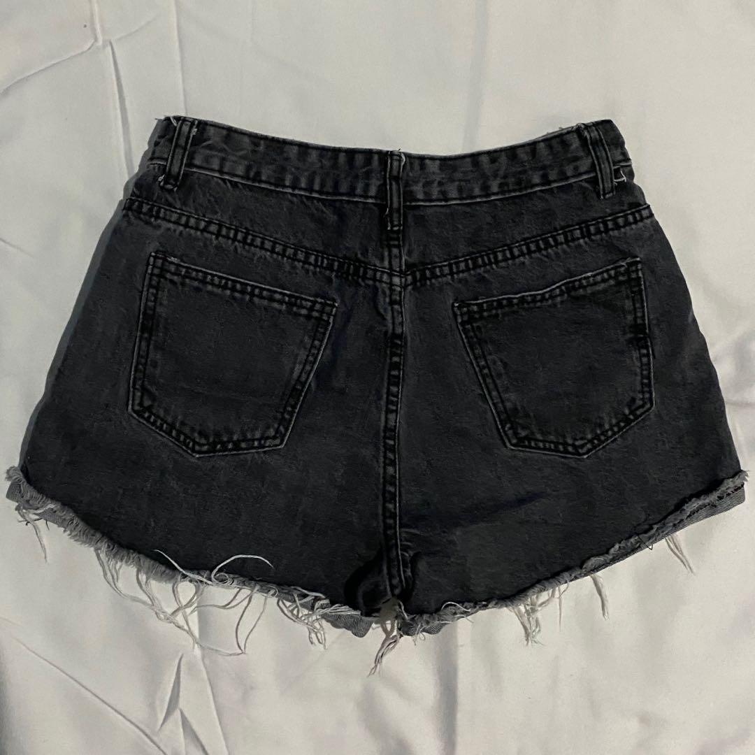 Black Distressed Ripped Denim Shorts (Category: Shorts) located in Quezon City. Submitted by roon4 (Listing ID 1140031759, Image 3). Description: - fits 26-27", dm me for dimensions - used thrice - L on tag but fits M frames - very nice color and distressed details :) rfs: decluttering.