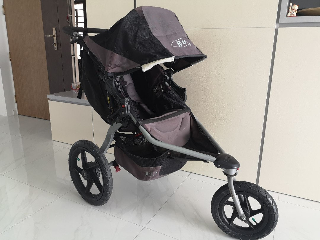 bob stroller front wheel lock