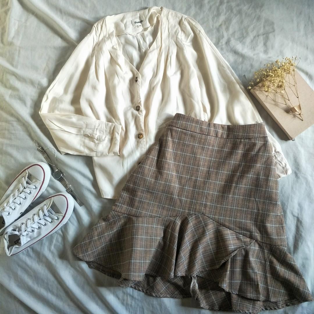 Brown plaid ruffle pleated skirt (Category: Skirts) located in Manila. Submitted by b2dazzle (Listing ID 1139955233, Image 1). Description: ✦ Posted item: skirt ╰ Waist: 27", length: 19.5" ╰ Thrifted but like new, thick material ♡ ╰ ₱280 ꔛ mode of payment: gcash / paymaya ꔛ mnl-based • shopee checkout • no cod ꔛ follow us on ig: @_b2dazzle tags: korean fashion, online, kpop, ukay, thrifted, aesthetic, harajuku, puff sleeves, f21, instagram, japan